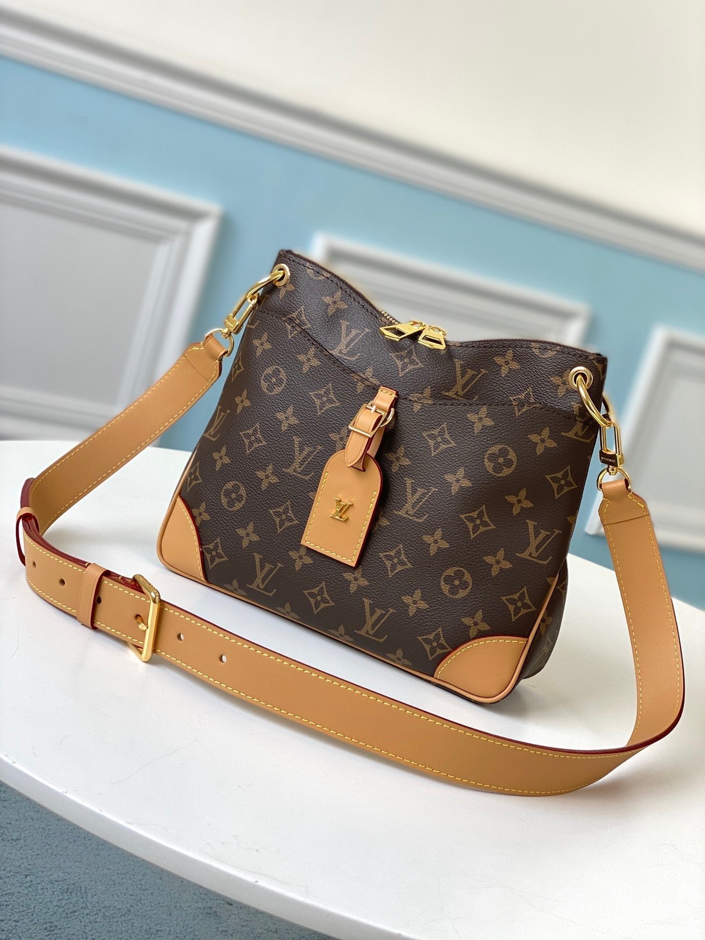 Louis Vuitton Crossbody 28cm Brown
