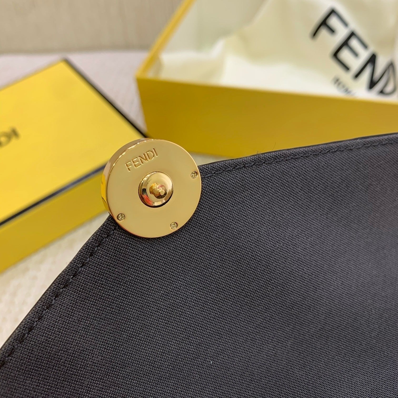 Fendi Hanld Bag 22cm Brown