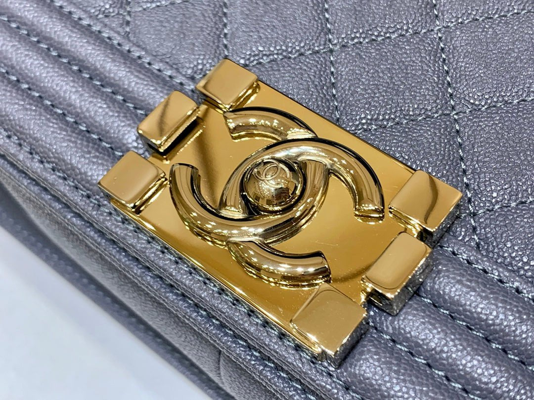 Chanel Classic Flapbag Gold Hardware 25cm