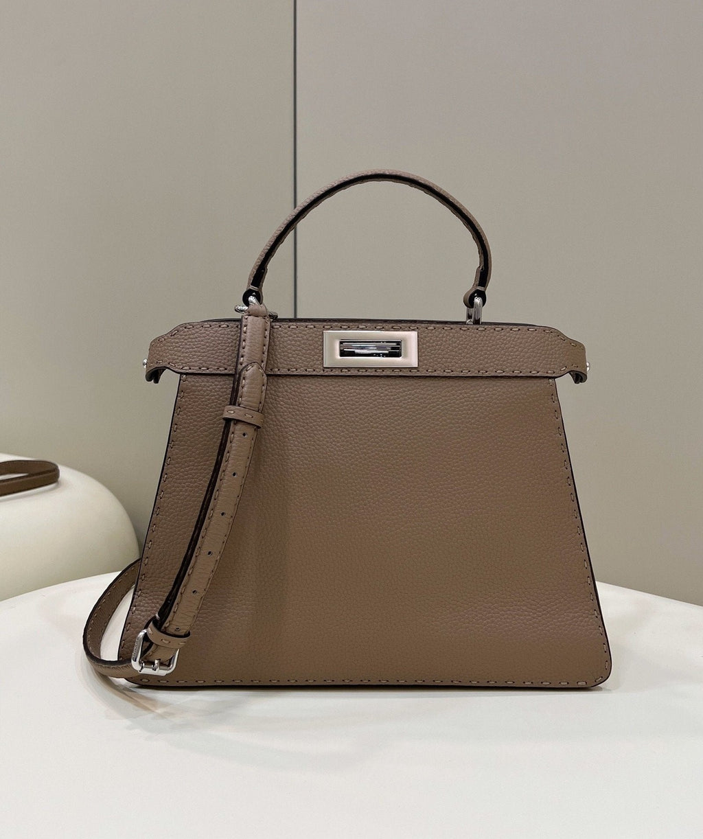 Fendi Peekaboo Iseeu Medium 33cm Brown