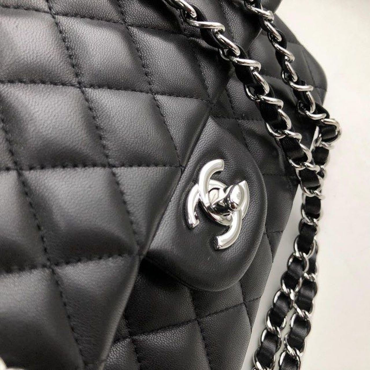 Chanel Classic Flap Bag 25cm Silver Hardware Lambskin Leather Spring/Summer Collection Black