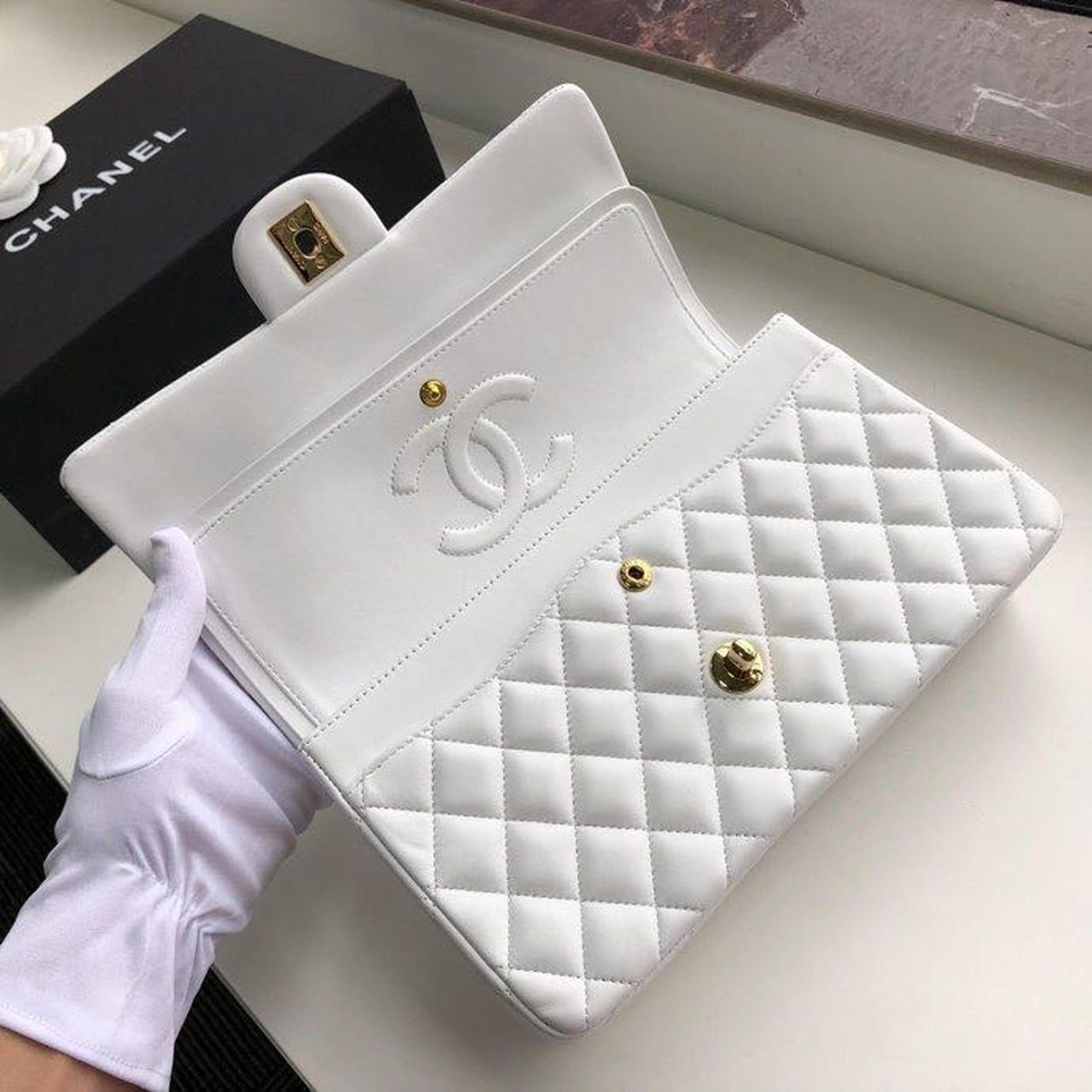 Chanel Classic Flap Bag 25cm Gold Hardware Lambskin Leather Spring/Summer Collection White