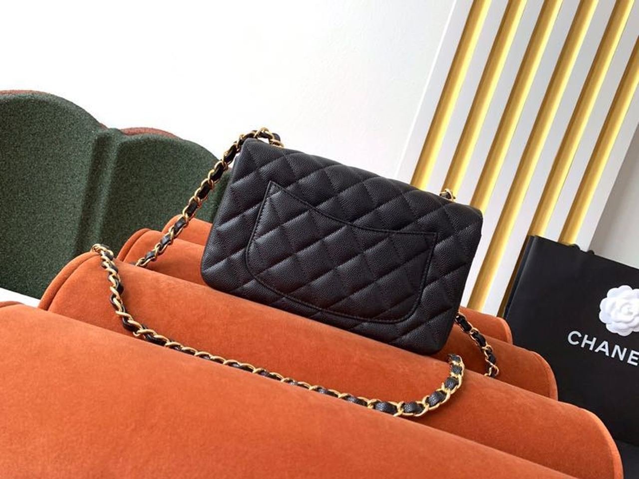 Chanel Classic Flap Bag 20cm Gold Hardware Caviar Leather Spring/Summer Collection Black