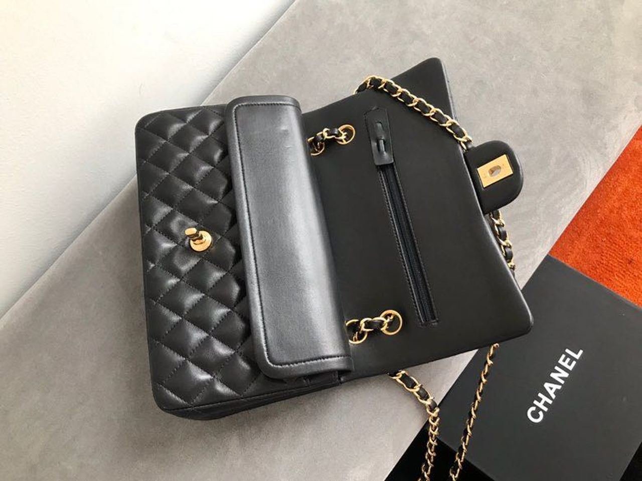 Chanel Classic Flap Bag 25cm Gold Hardware Lambskin Leather Spring/Summer Collection Black