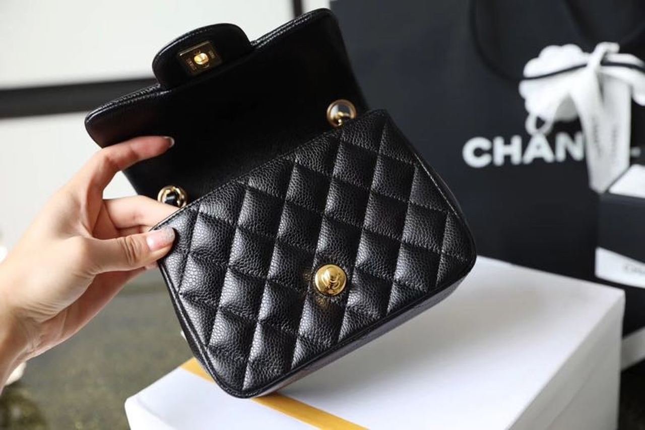 Chanel Classic Mini Flap Bag 18cm Gold Hardware Caviar Leather Spring/Summer Collection Black