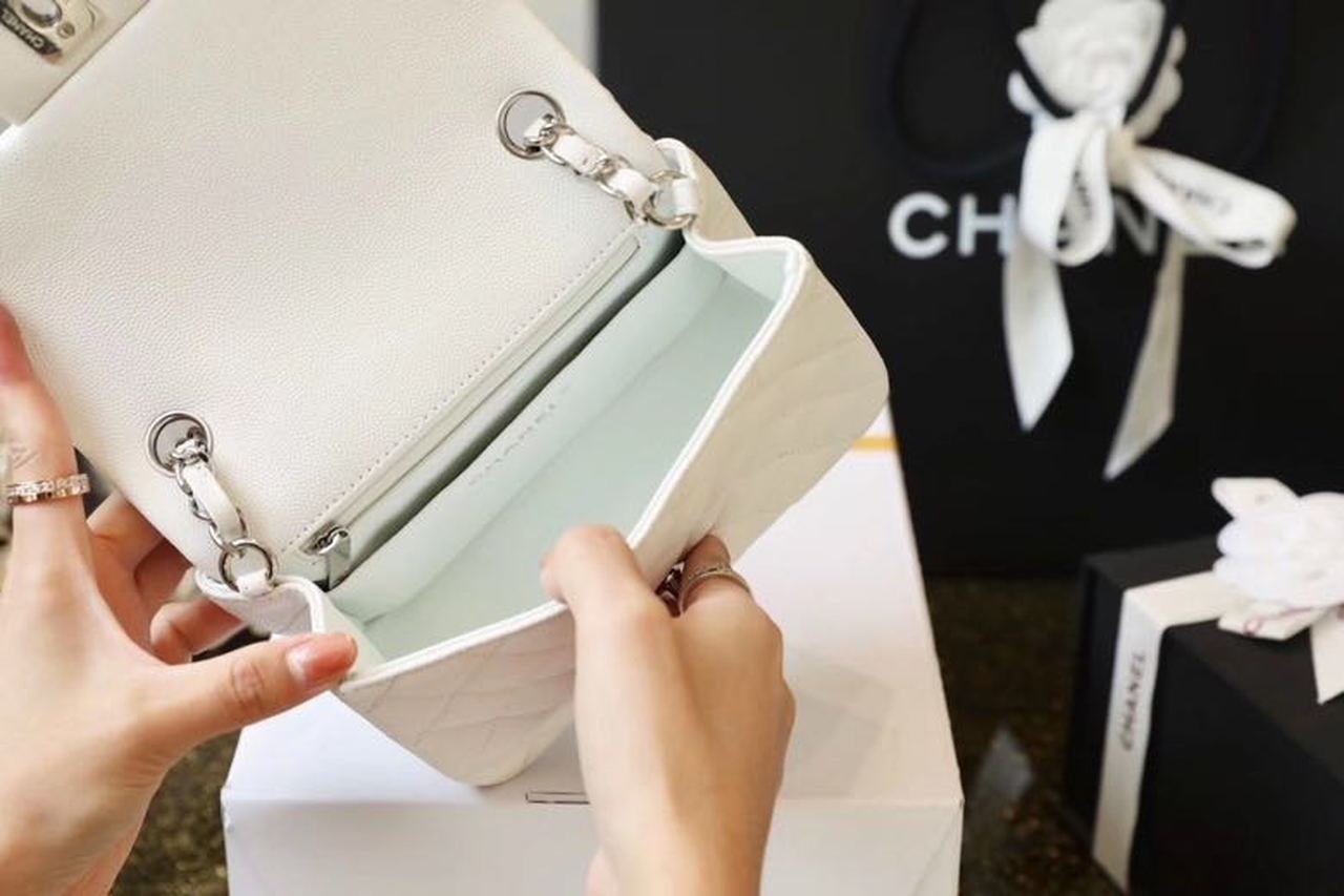 Chanel Classic Mini Flap Bag 17cm Silver Hardware Caviar Leather Spring/Summer Collection White