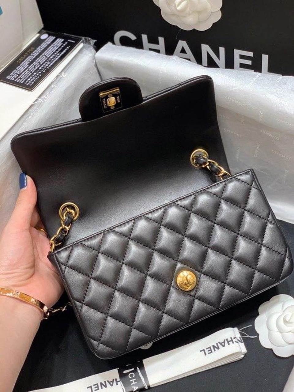 Chanel Classic Flap Bag 20cm Gold Hardware Lambskin Leather Spring/Summer Collection Black