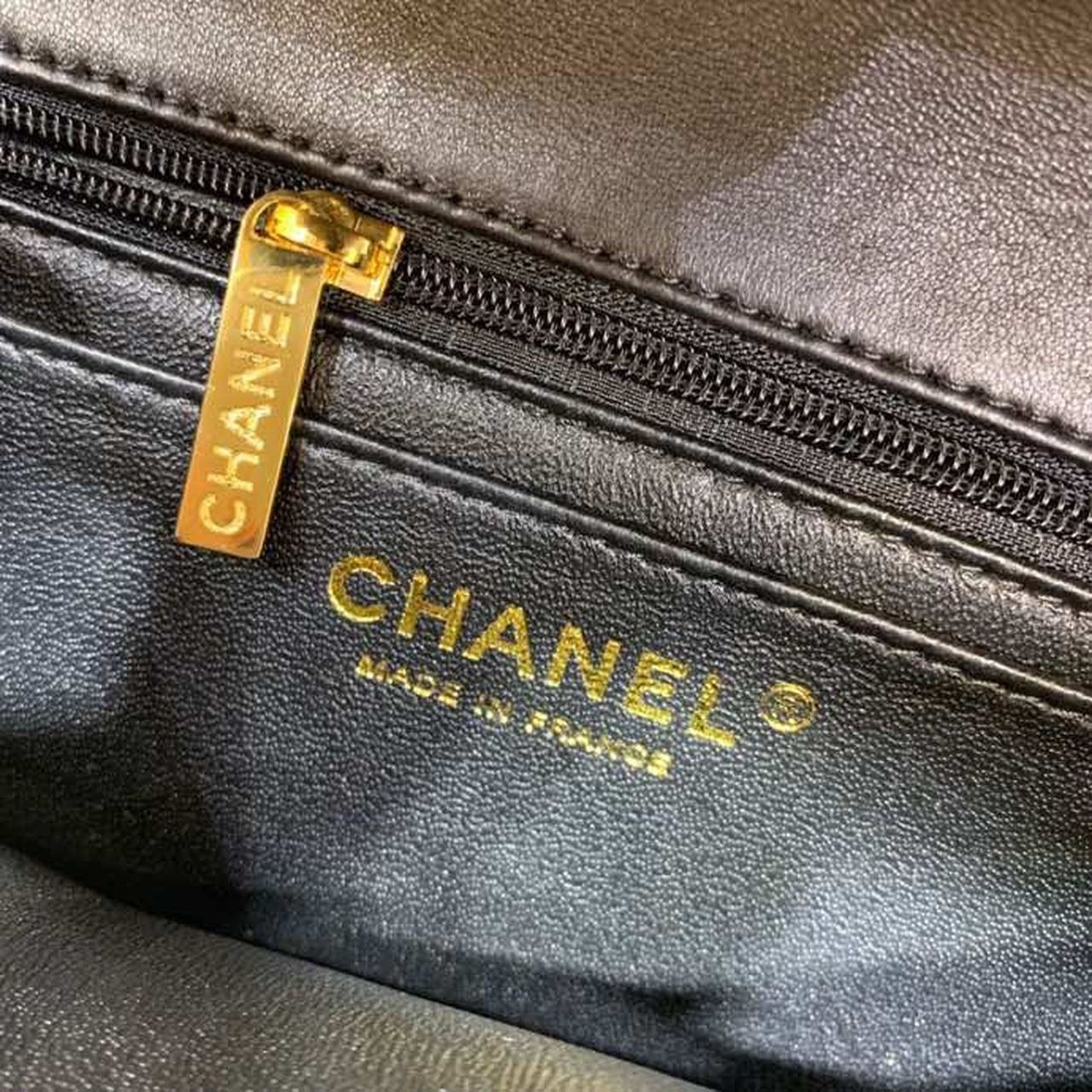 Chanel Classic Flap Bag 20cm Gold Hardware Lambskin Leather Spring/Summer Collection Black