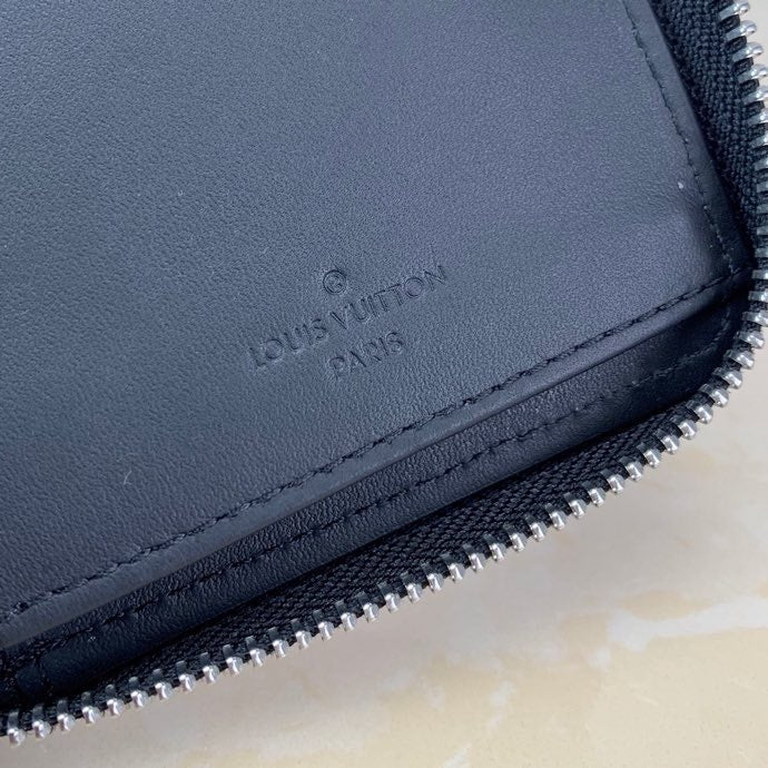 Louis Vuitton Wallet 20cm Black