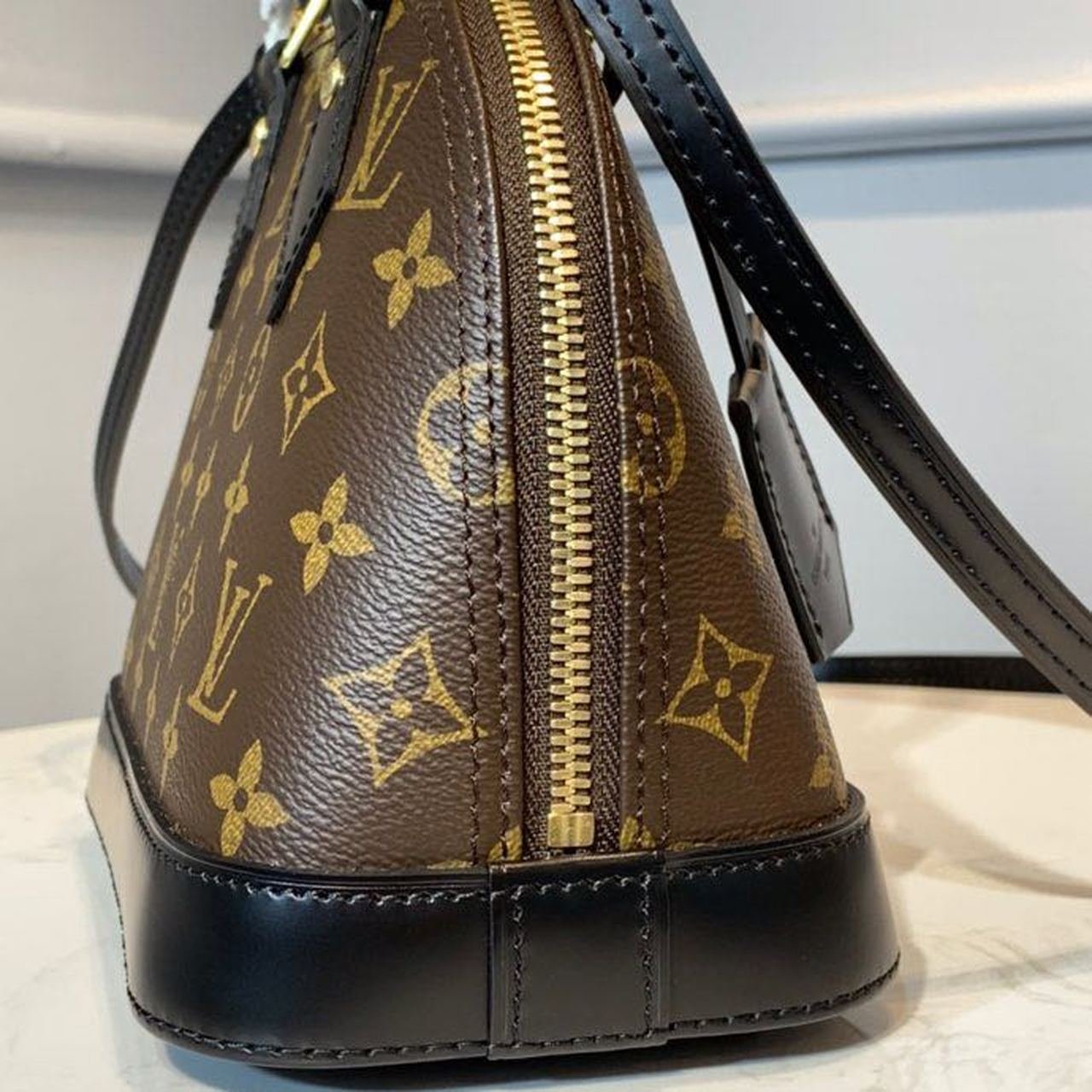 Louis Vuitton Alma BB Bag 25CM Monogram Canvas Spring/Summer Collection M53152, Brown