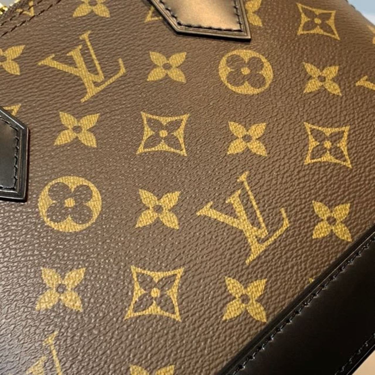 Louis Vuitton Alma BB Bag 25CM Monogram Canvas Spring/Summer Collection M53152, Brown