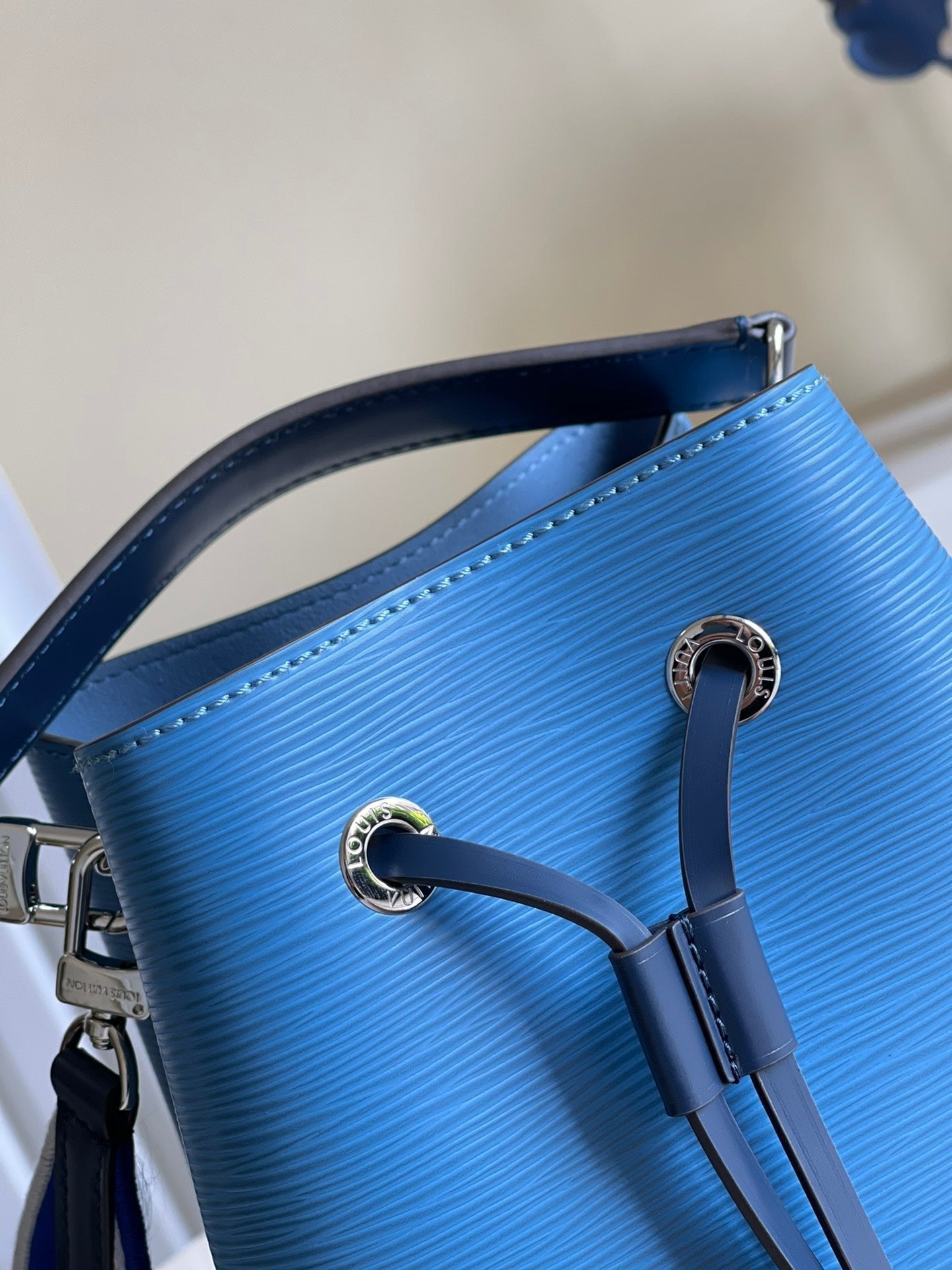 Louis Vuitton NeoNoe BB 20cm Blue