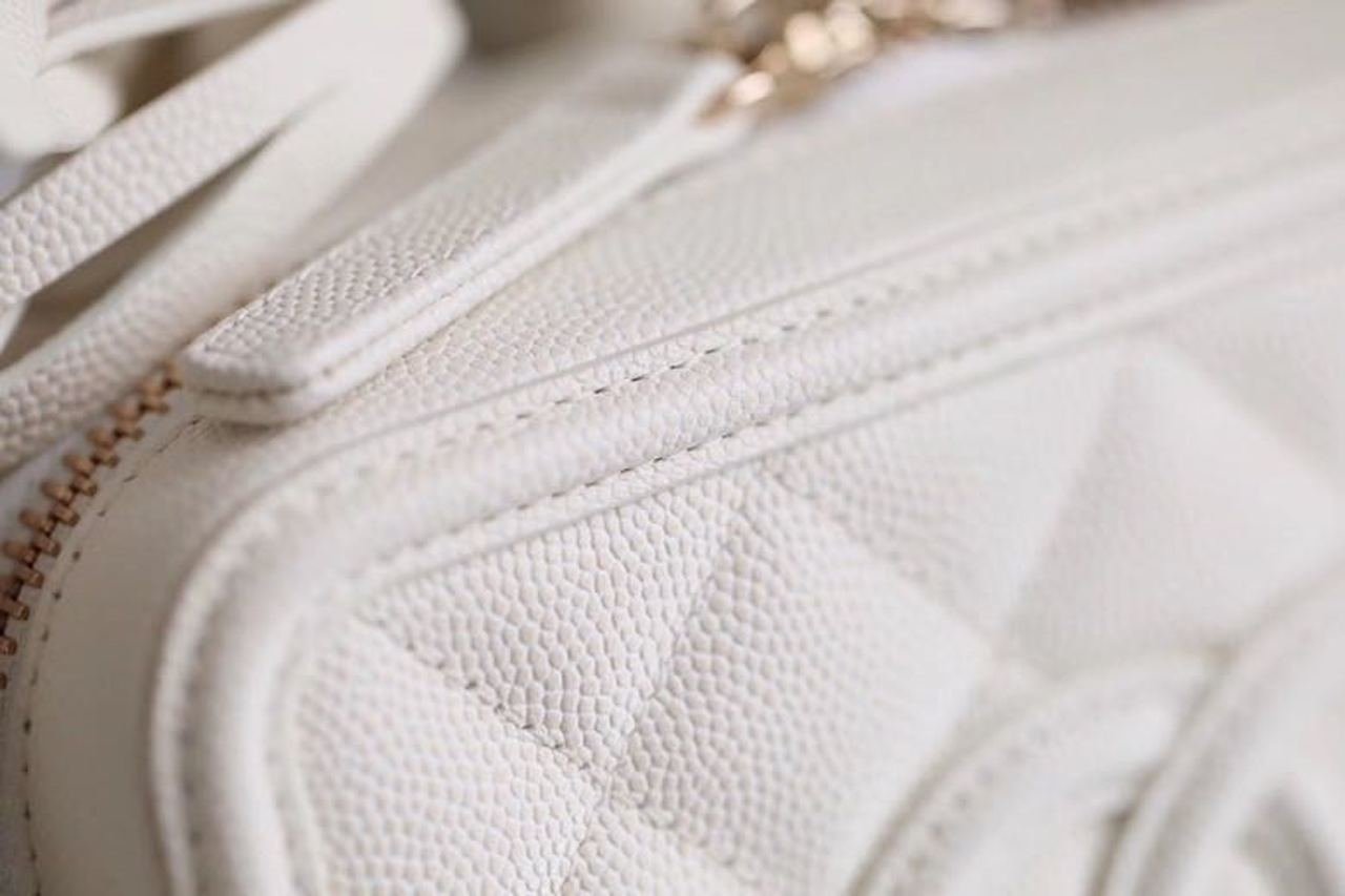 Chanel Vanity Case Bag 17cm Caviar Leather Gold Hardware Spring/Summer Collection White