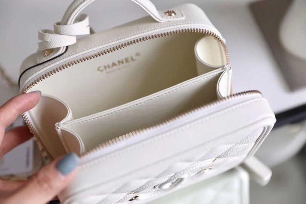 Chanel Vanity Case Bag 17cm Caviar Leather Gold Hardware Spring/Summer Collection White