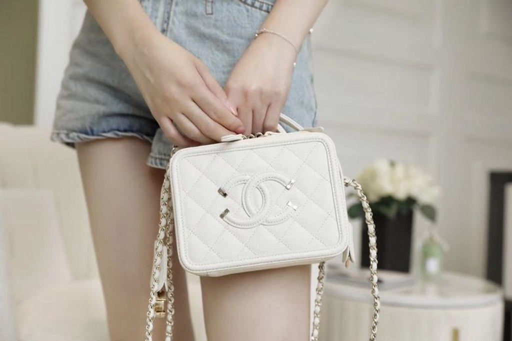 Chanel Vanity Case Bag 17cm Caviar Leather Gold Hardware Spring/Summer Collection White
