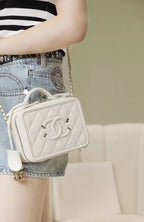 Chanel Vanity Case Bag 17cm Caviar Leather Gold Hardware Spring/Summer Collection White