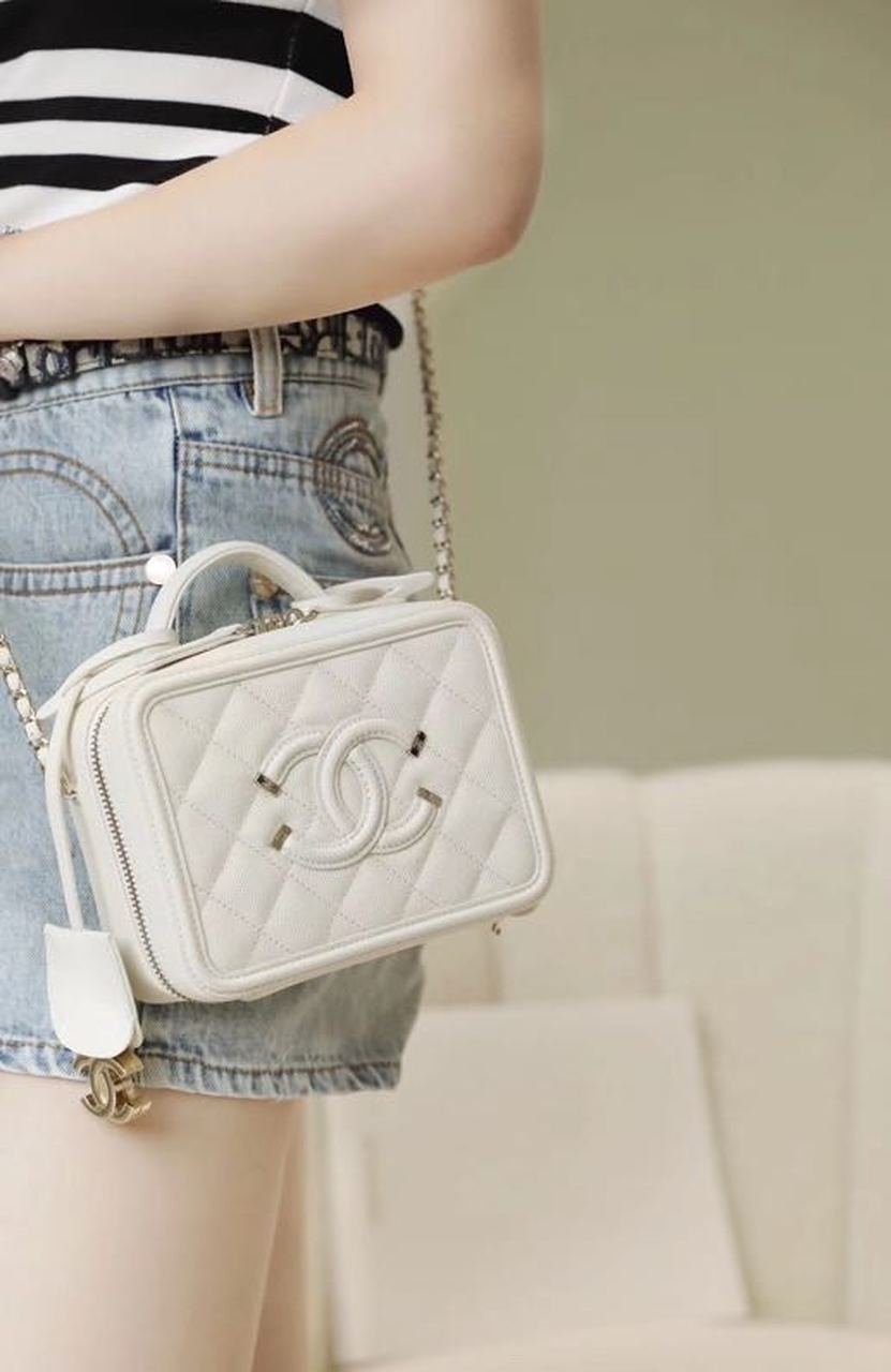 Chanel Vanity Case Bag 17cm Caviar Leather Gold Hardware Spring/Summer Collection White