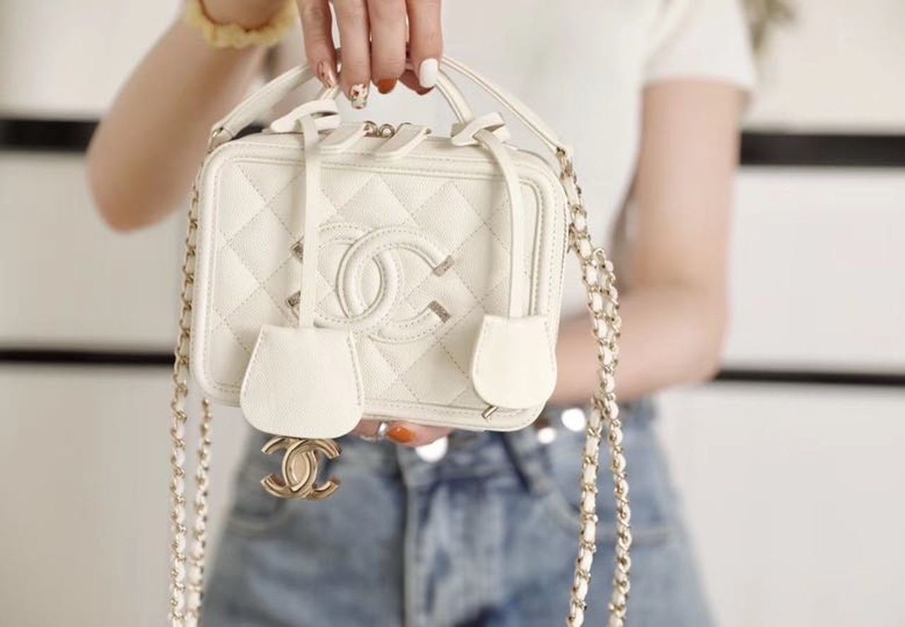 Chanel Vanity Case Bag 17cm Caviar Leather Gold Hardware Spring/Summer Collection White