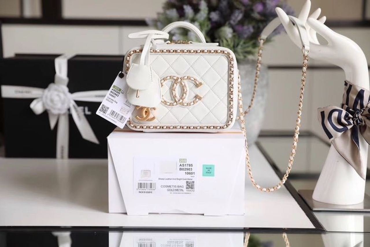 Chanel Chain Around CC Filigree Vanity Bag 18cm Caviar Leather Gold Hardware Spring/Summer Collection White