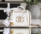 Chanel Chain Around CC Filigree Vanity Bag 18cm Caviar Leather Gold Hardware Spring/Summer Collection White