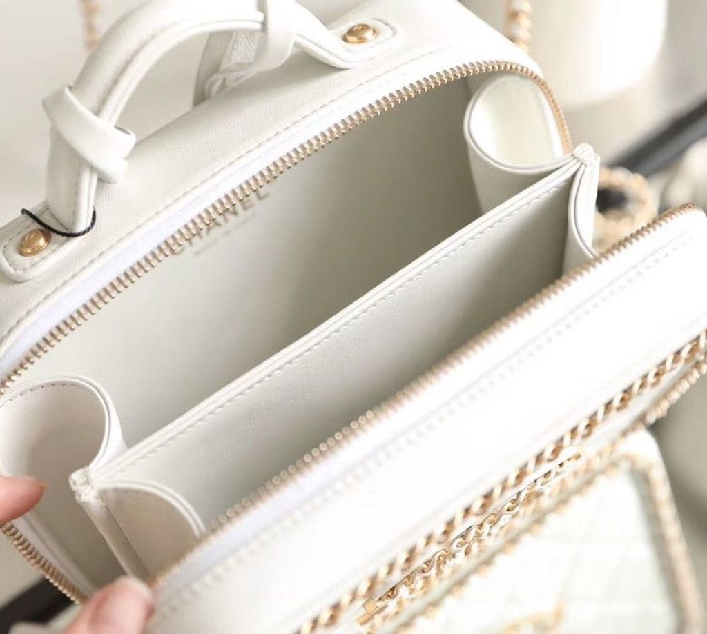 Chanel Chain Around CC Filigree Vanity Bag 18cm Caviar Leather Gold Hardware Spring/Summer Collection White