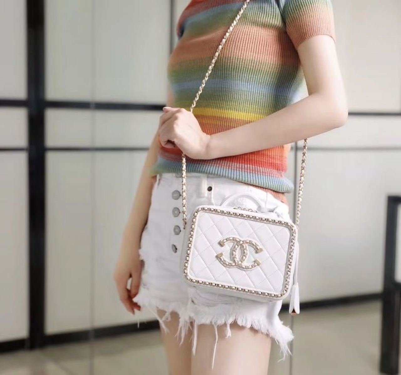Chanel Chain Around CC Filigree Vanity Bag 18cm Caviar Leather Gold Hardware Spring/Summer Collection White