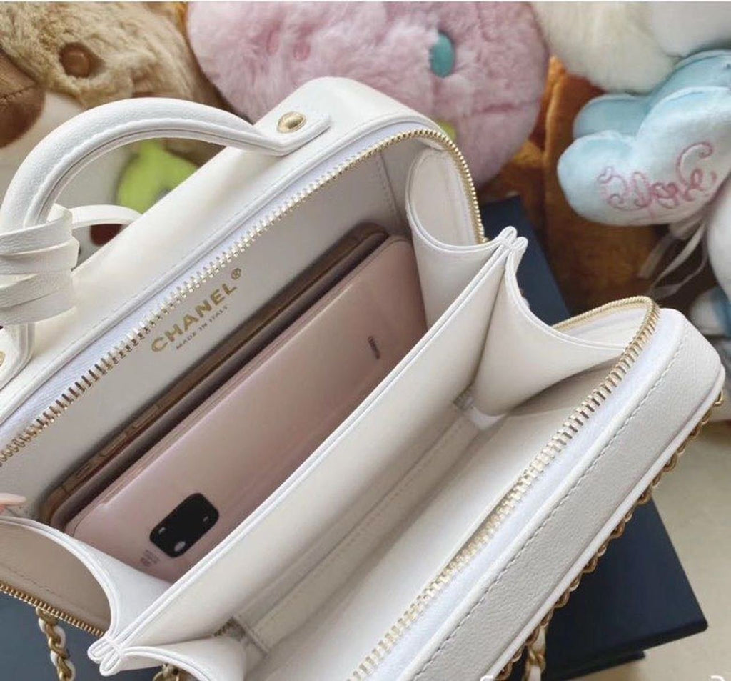Chanel Chain Around CC Filigree Vanity Bag 18cm Caviar Leather Gold Hardware Spring/Summer Collection White
