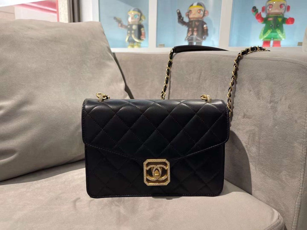 CoCo Flap Bag Chanel Sign 22cm Black