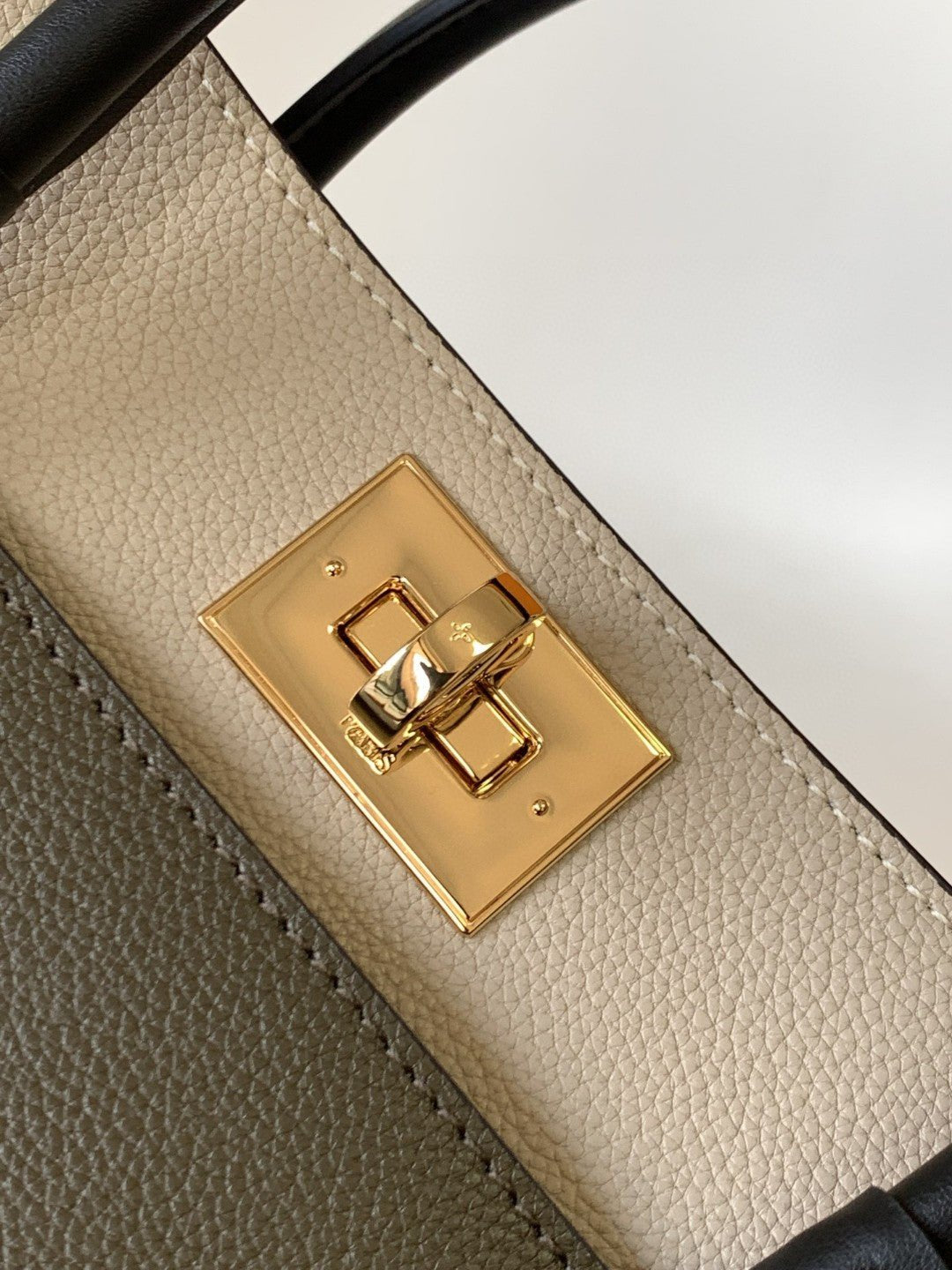 Louis Vuitton M57728 On My Side PM 30cm