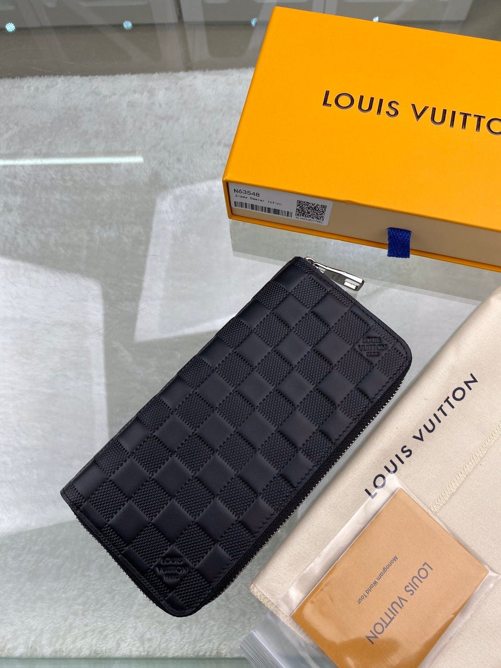 Louis Vuitton Zippy Vertical Wallet 20cm