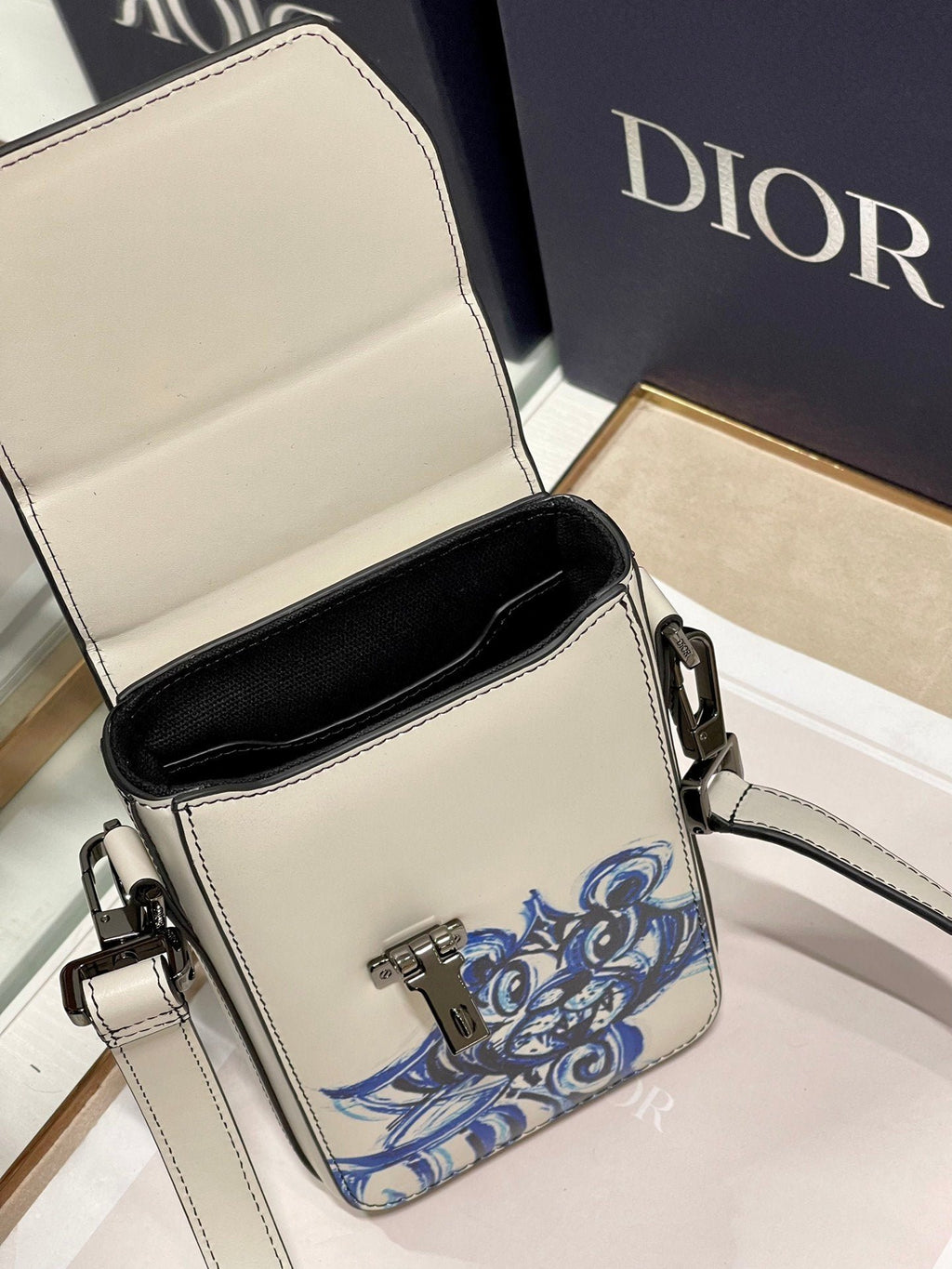 Christian Dior D-Bubble Bucket Bag 19cm White