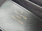 Louis Vuitton Twist MM 23cm Black