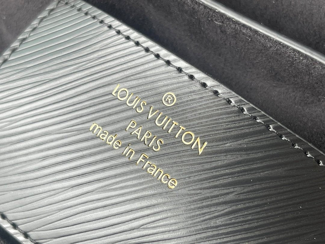 Louis Vuitton Twist MM 23cm Black