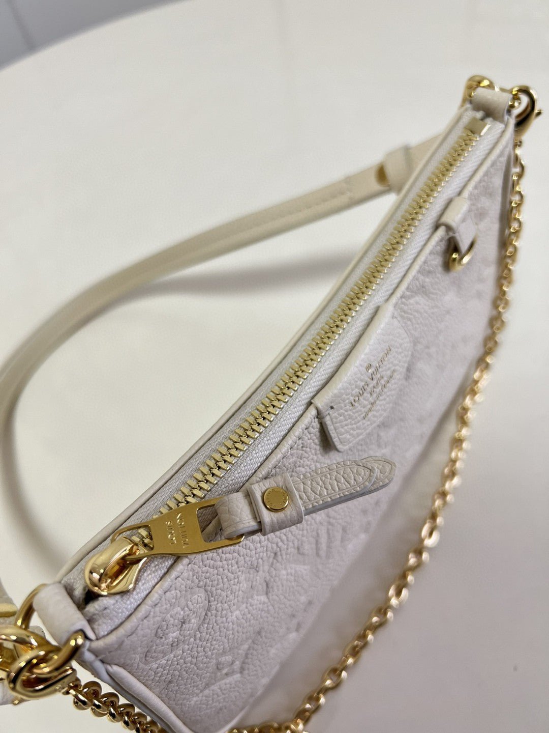 Louis Vuitton M80349 Easy Pouch On Strap 19cm