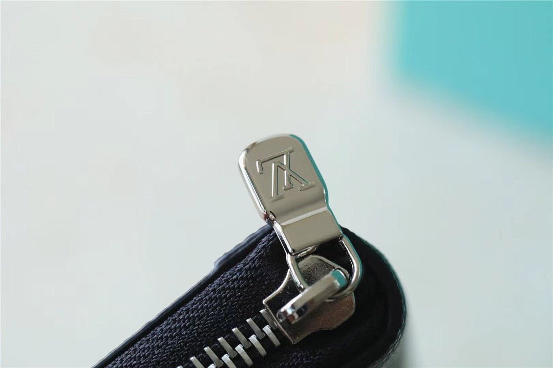 Louis Vuitton Zippy Vertical Wallet 20cm