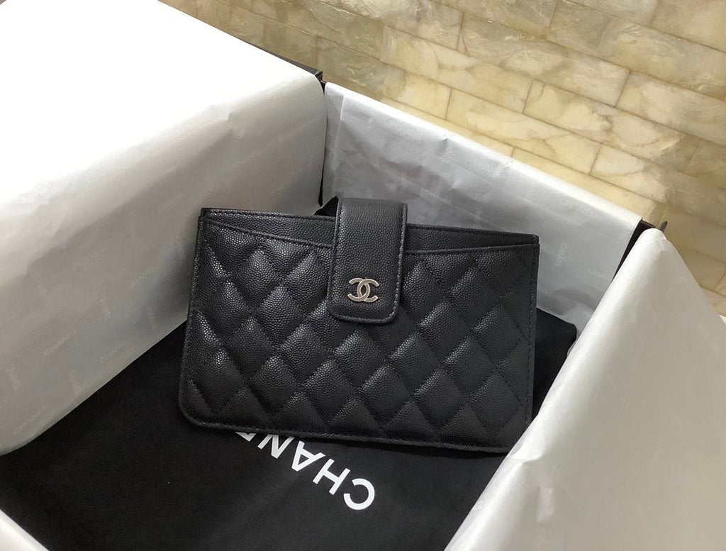 CO-CO Chanel Clutch With Silver Hardware 19cm