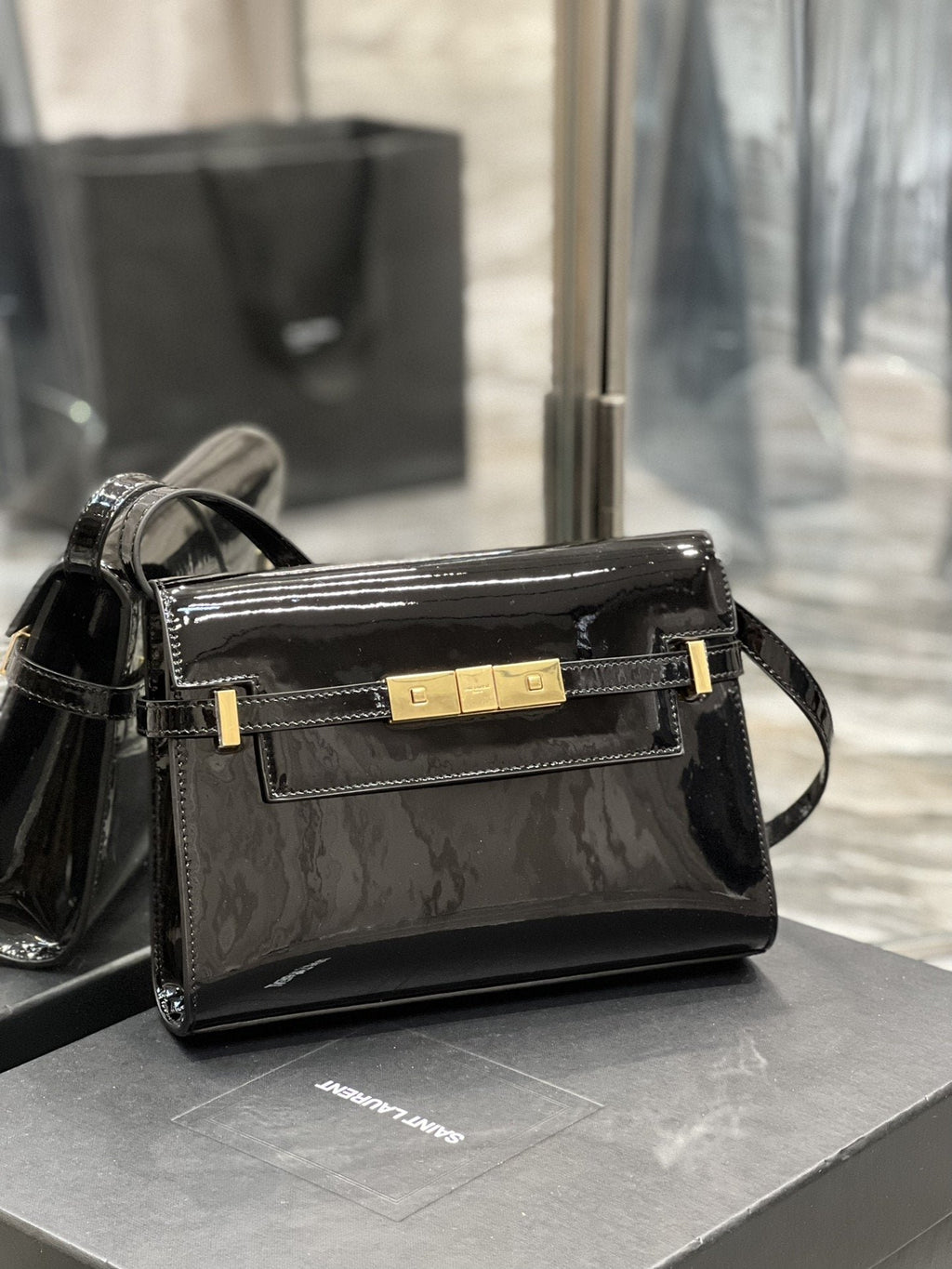 Saint Laurent Manhattan Small Shoulder Bag 24cm