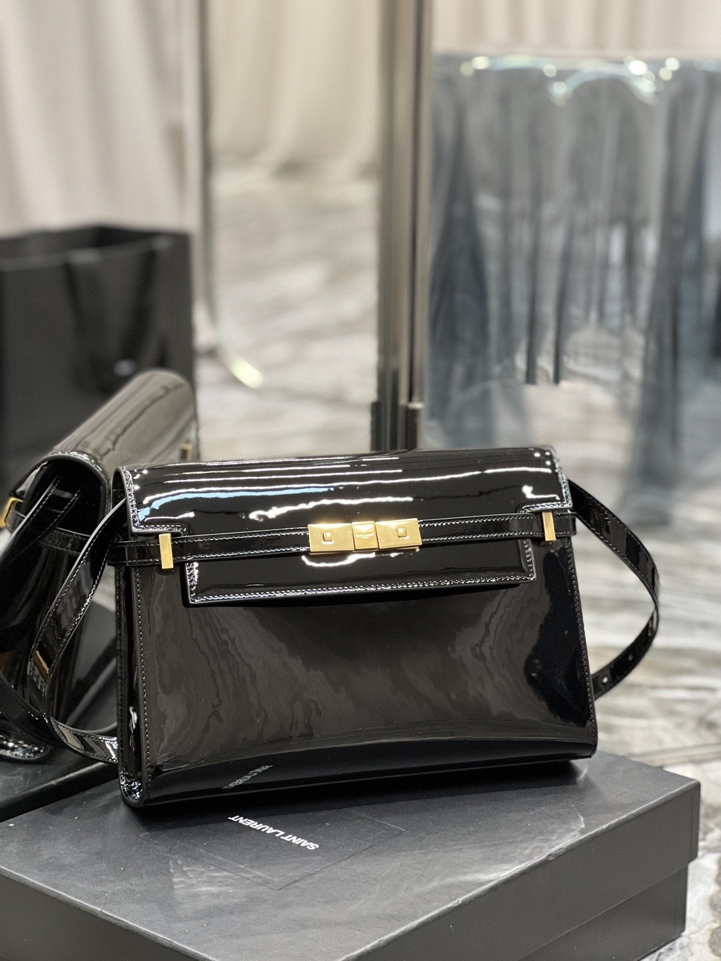 Saint Laurent Manhattan Shoulder Bag 29cm