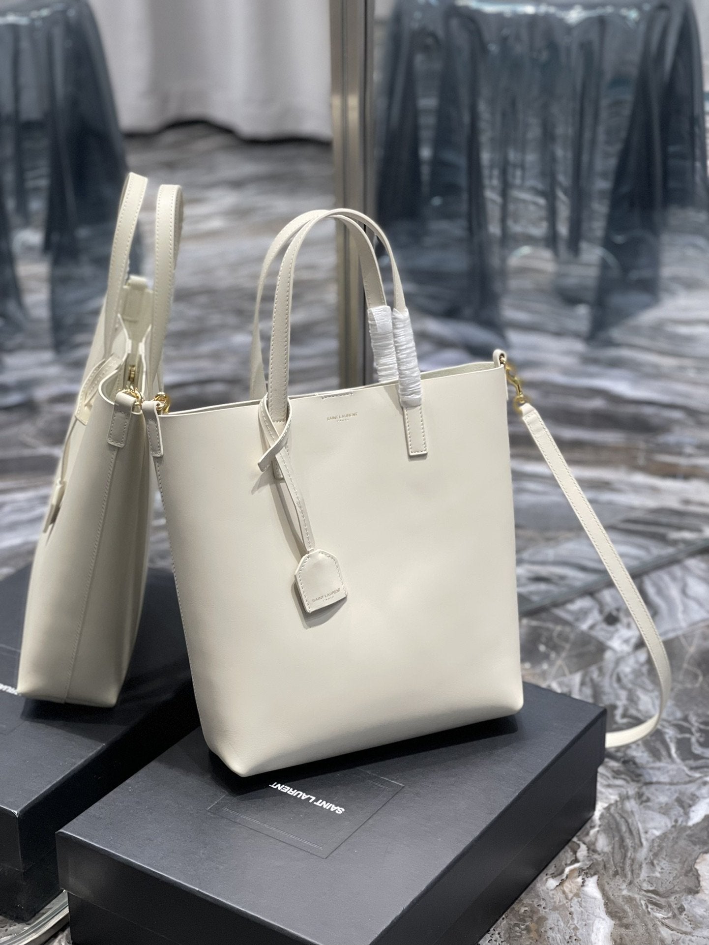 Saint Laurent Shopping Tote Bag 25cm