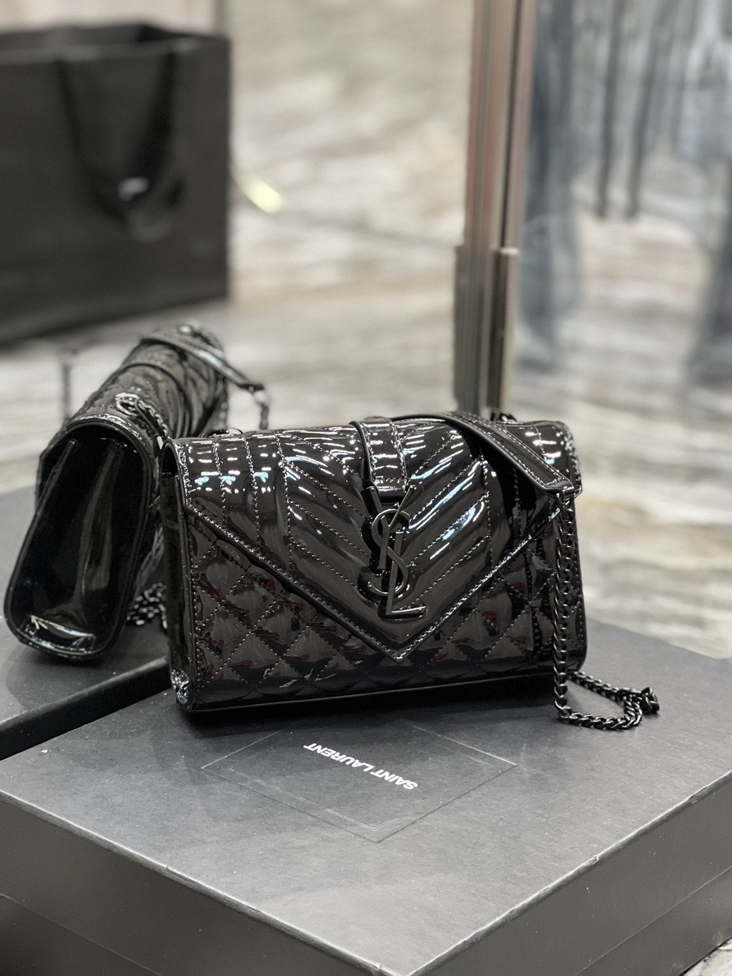 Saint Laurent Envelope Bag 21cm
