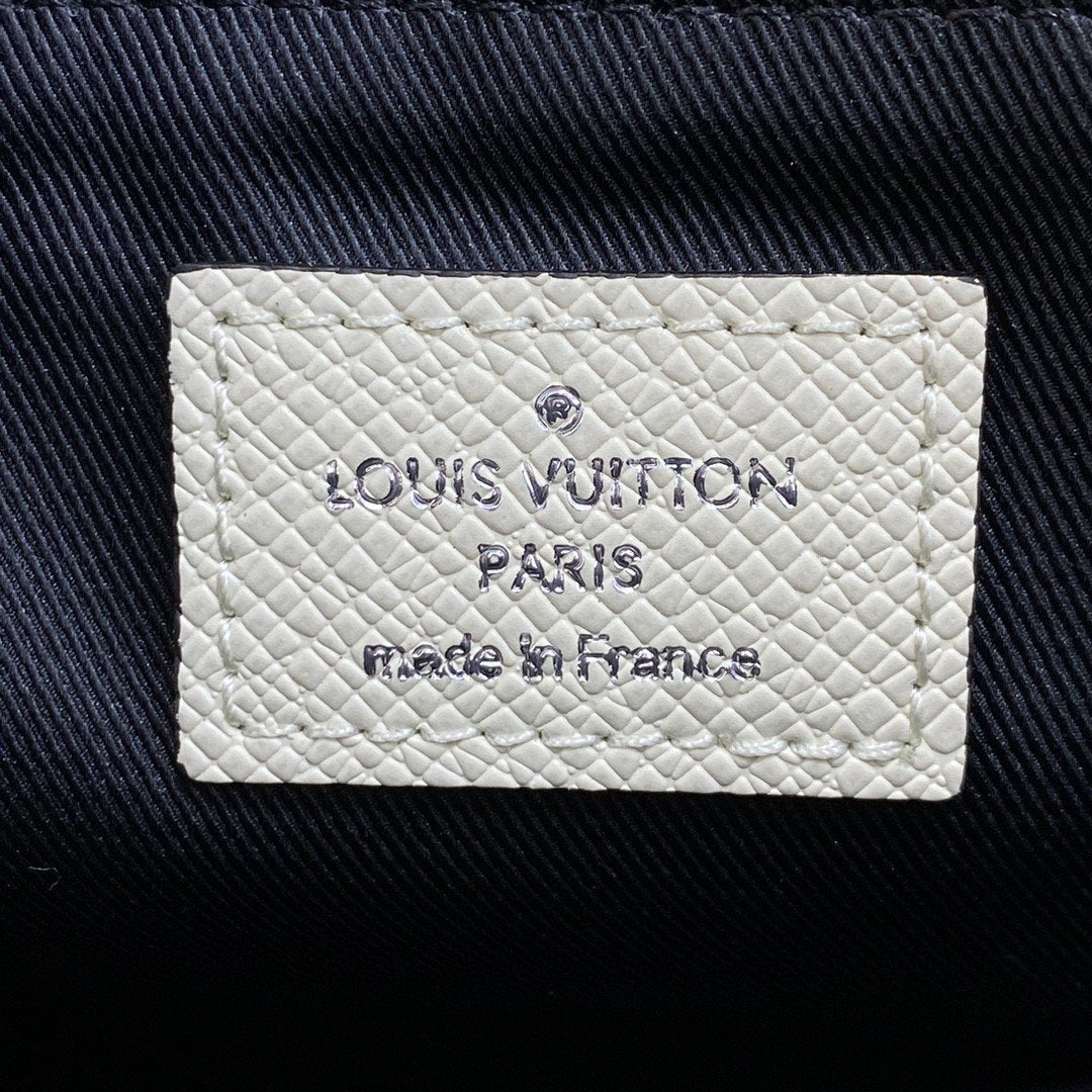 Louis Vuitton New Flap Messenger 29cm