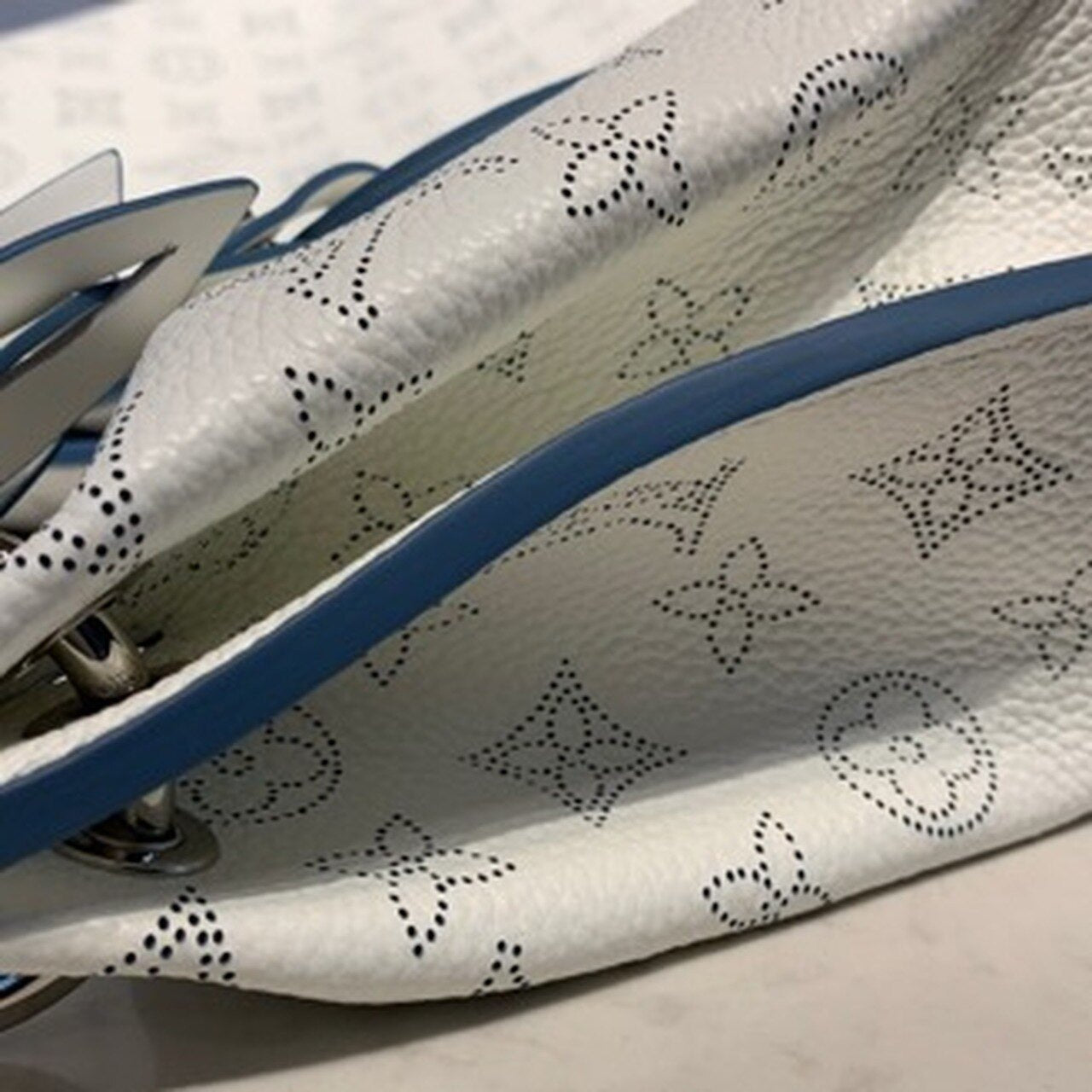 Louis Vuitton Carmel Mahina Bag 40cm Mahina Calf Leather Canvas Spring/Summer Collection M53188, White