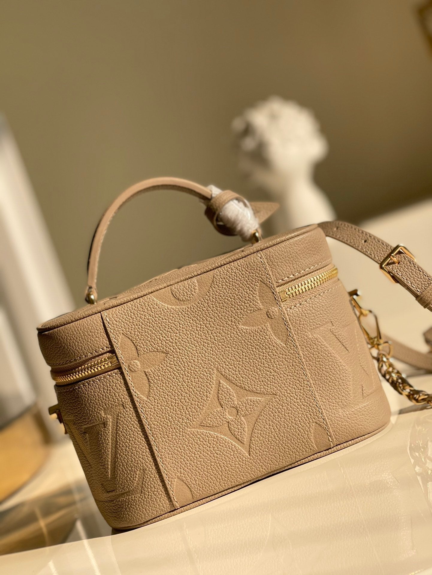 Louis Vuitton Handle Bag 19cm Cream