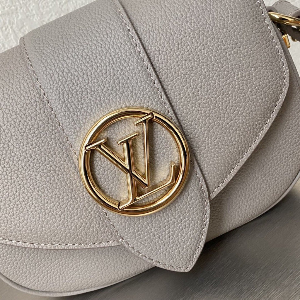 Louis Vuitton M55950 LV Point 9 22cm Grey