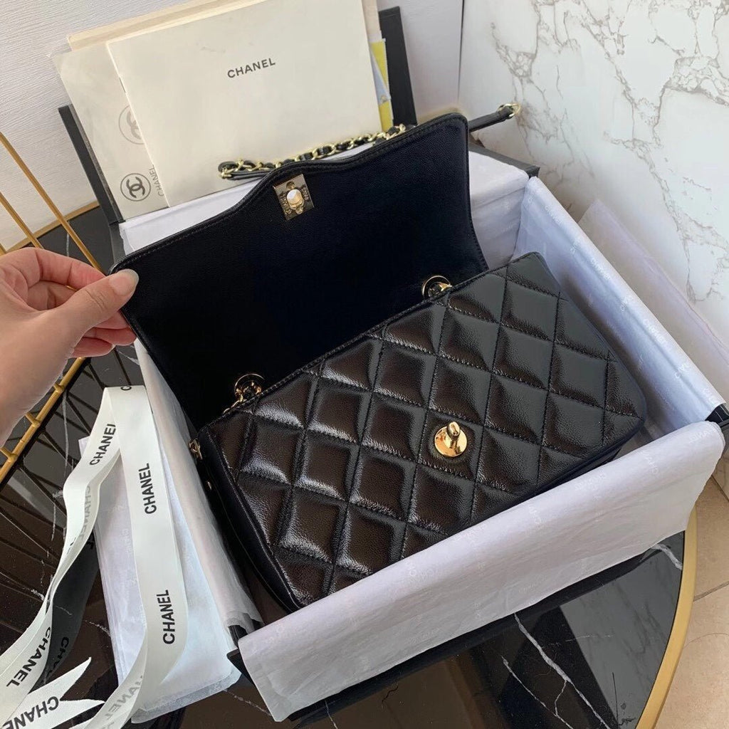 Chanel Classic Flapbag Gold Hardware 23cm Black