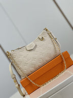 Louis Vuitton M80349 Easy Pouch On Strap 19cm