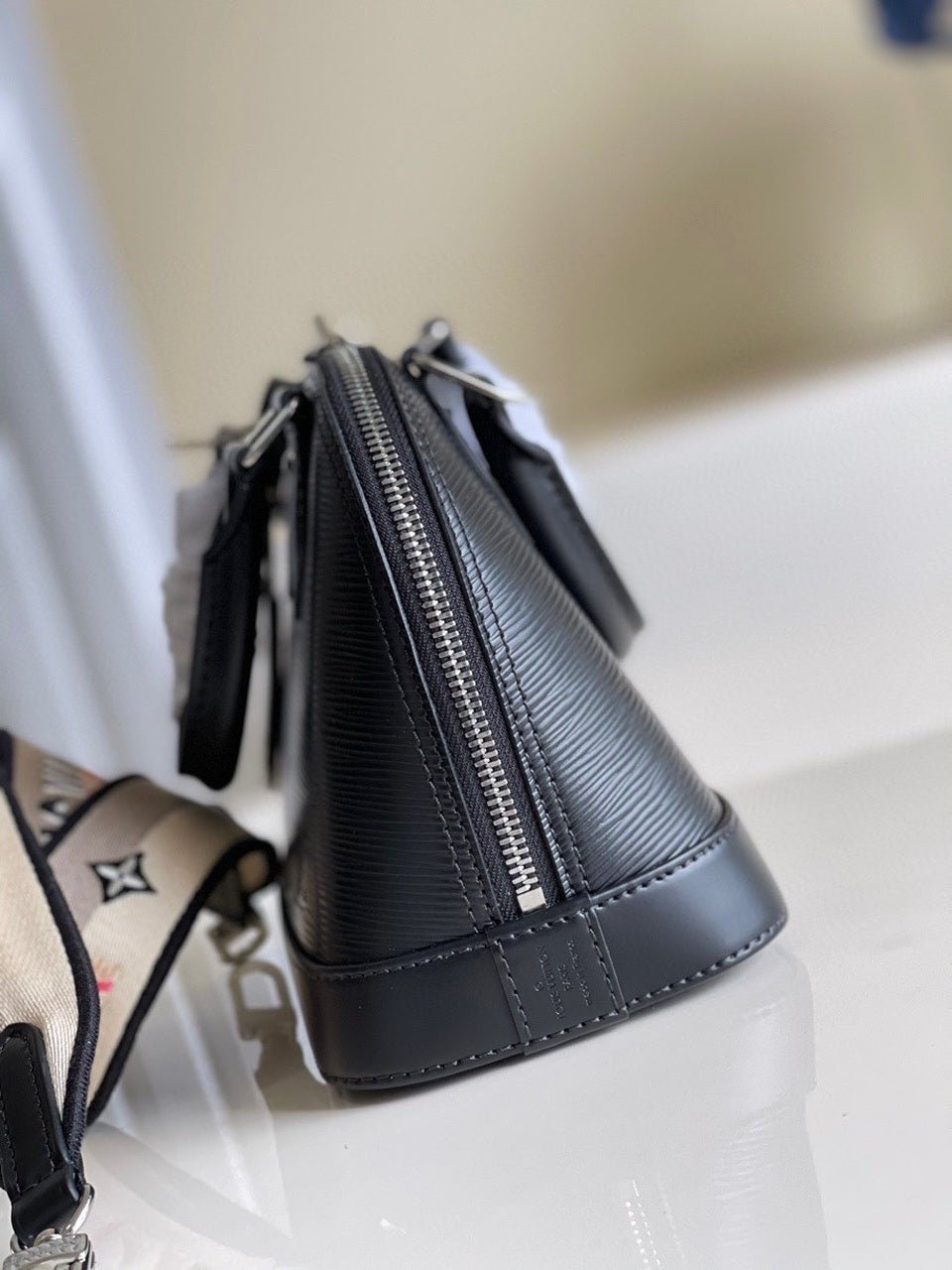 Louis Vuitton Alma BB Bag 24cm Epi Leather Spring/Summer Collection M57426 Black