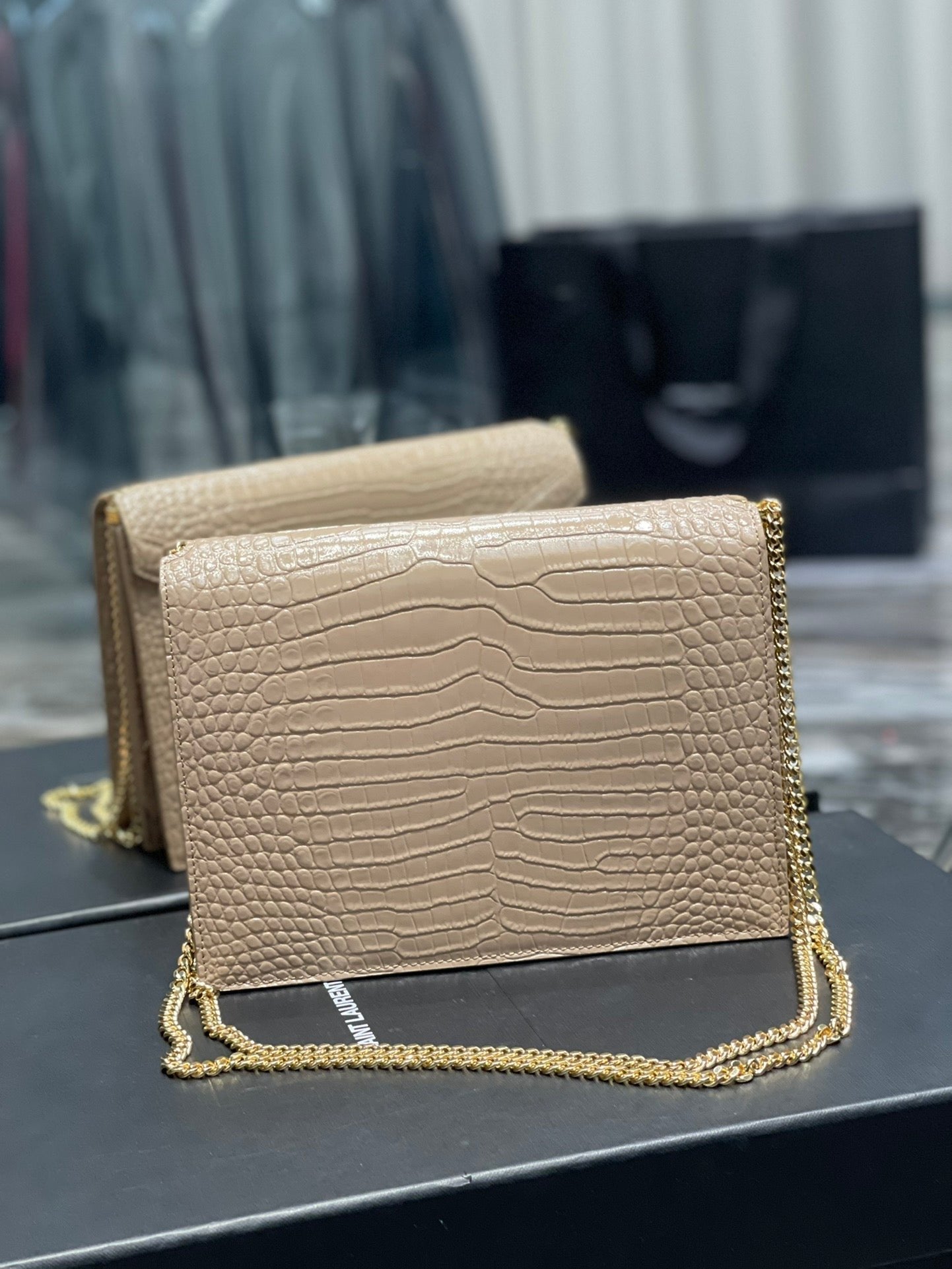 Saint Laurent Cassandra Medium Chain Bag In Grain De Poudre Embossed 22cm Nude