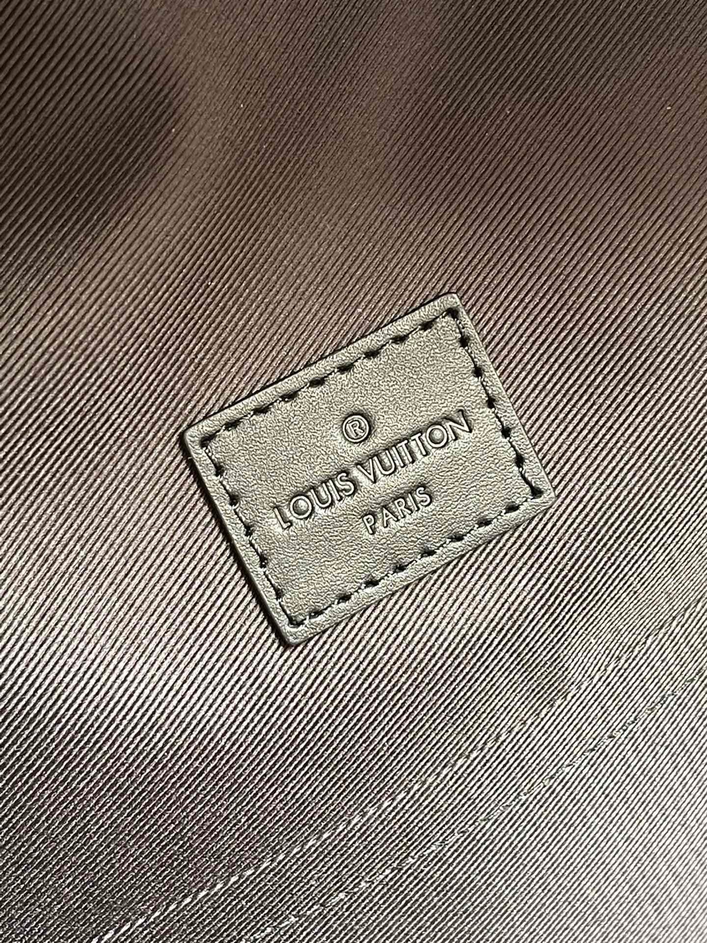 Louis Vuitton M57079 Backpack 43cm
