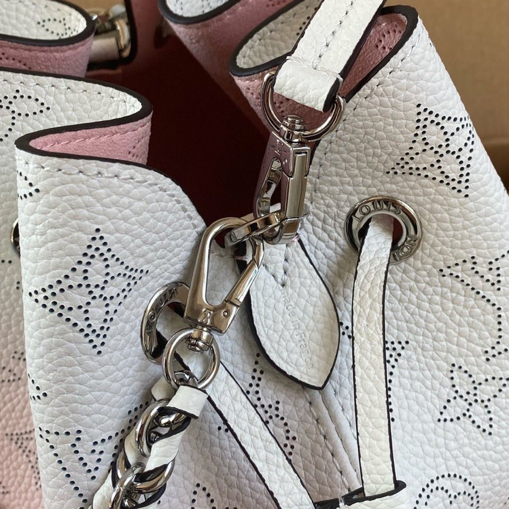 Louis Vuitton Bella Bucket Bag 22cm Mahina Calfskin Leather Spring/Summer Collection M57856 Light Pink